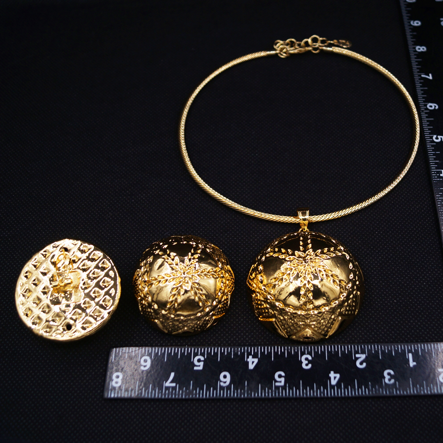A two-piece set of hollow copp – Men'S Accessories Dubai Bewertung und Preis
